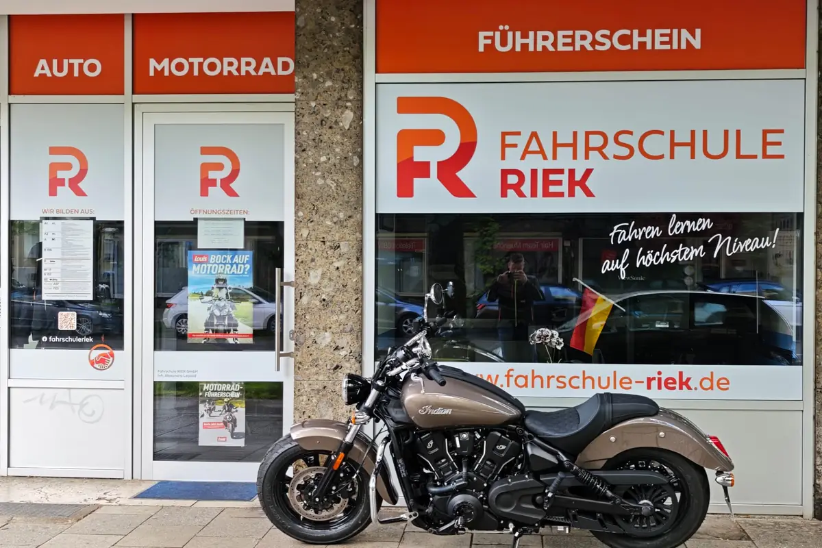Offene Motorräder ab 21 (Klasse SZ80)